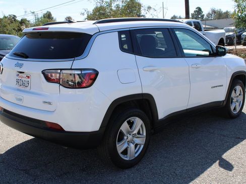 Used 2022 Jeep Compass Latitude image 4