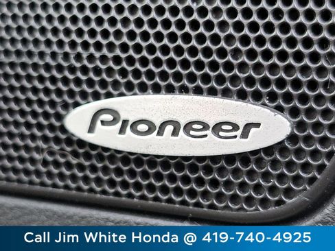 Used 2017 GMC Terrain SLE w/ Chrome Package image 19