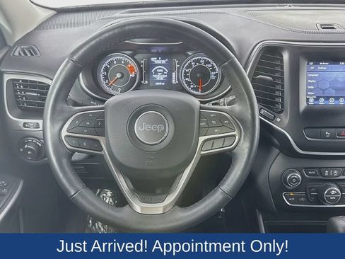 Used 2019 Jeep Cherokee Latitude Plus w/ Comfort/Convenience Group AWD/4WD image 13