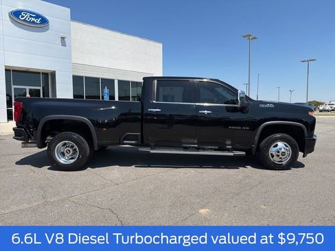 Used 2022 Chevrolet Silverado 3500 High Country AWD/4WD image 2