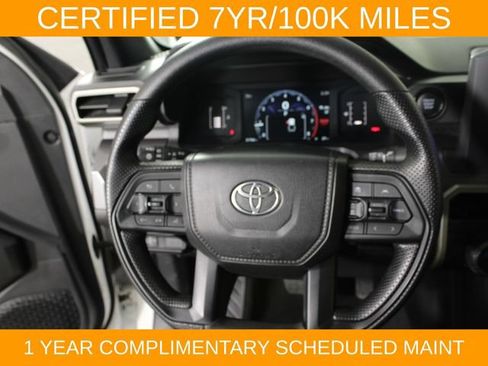 Used 2025 Toyota Tacoma SR5 AWD/4WD image 17