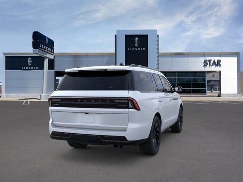 New 2026 Lincoln Navigator Reserve w/ Jet Appearance Package AWD/4WD image 8