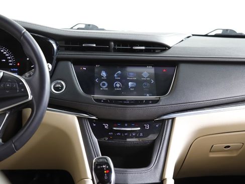 Used 2018 Cadillac XT5 AWD image 14