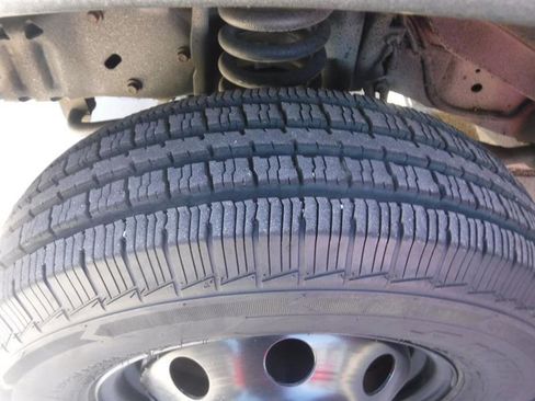 Used 2003 Ford E-450 and Econoline 450 Super Duty image 26