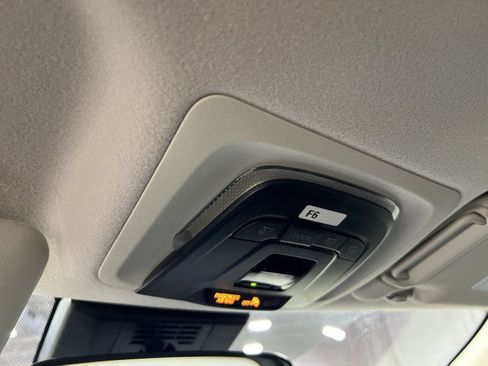 Used 2025 Toyota Corolla LE image 36