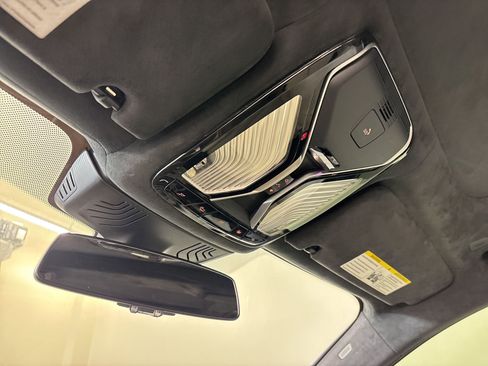 Used 2016 BMW 750i image 18