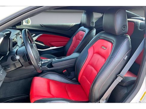 Used 2020 Chevrolet Camaro SS RWD image 30