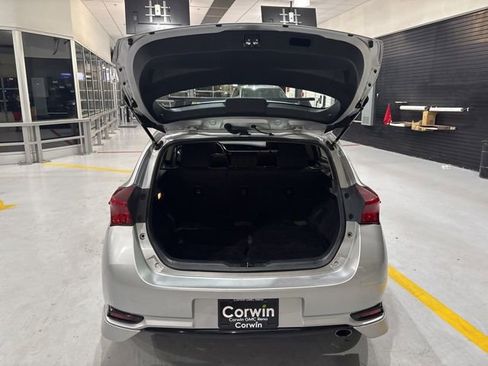 Used 2018 Toyota Corolla iM w/ Carpet Mat Package (TMS) FWD image 37