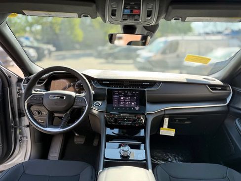 New 2026 Jeep Grand Cherokee Laredo X AWD/4WD image 9