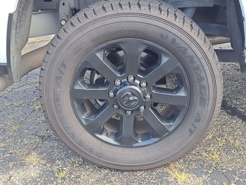 Used 2023 RAM 2500 Laramie w/ Night Edition AWD/4WD image 5