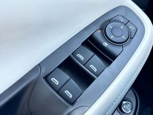 Used 2024 Buick Encore GX Preferred FWD image 21