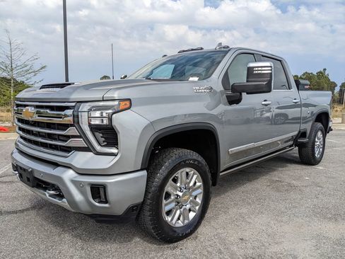 Used 2025 Chevrolet Silverado 2500 High Country w/ High Country Premium Package image 79