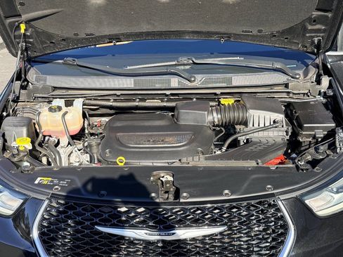 Used 2021 Chrysler Pacifica Pinnacle image 45