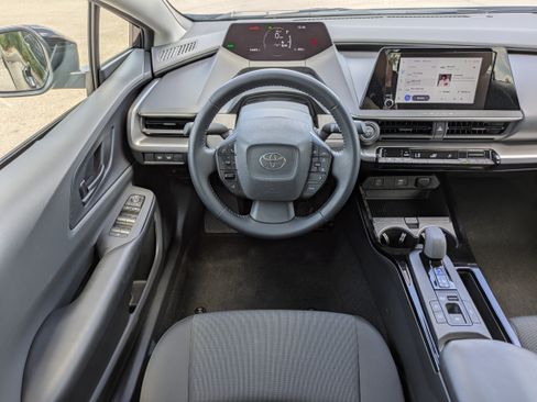 Used 2026 Toyota Prius LE FWD image 16
