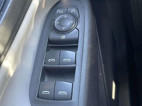 Used 2018 Chevrolet Equinox LS image 23