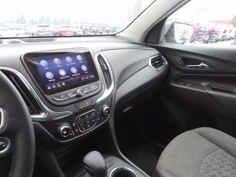 Used 2023 Chevrolet Equinox LT image 34