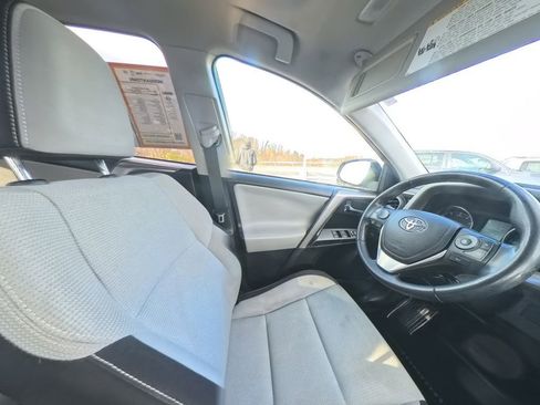 Used 2018 Toyota RAV4 XLE image 27