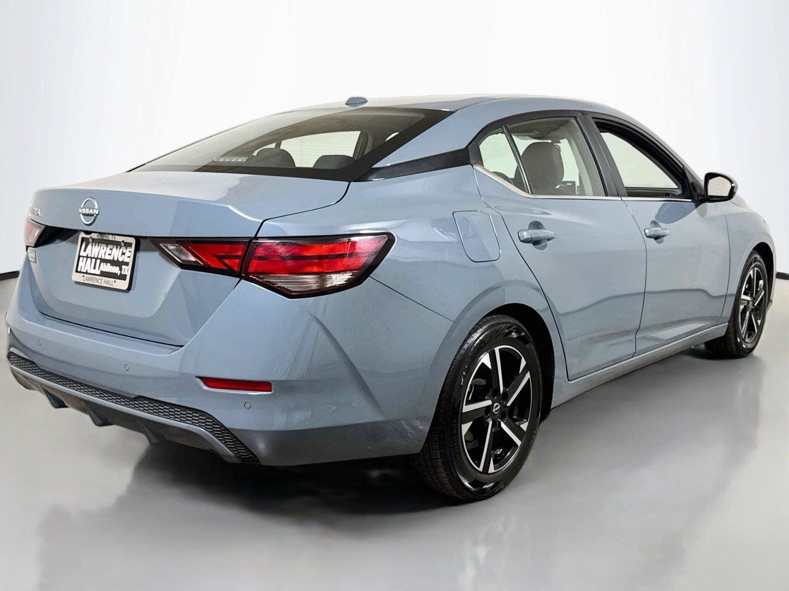 Used 2025 Nissan Sentra SV FWD image 4
