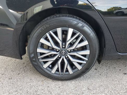 Certified 2025 Nissan Altima 2.5 SV FWD image 5