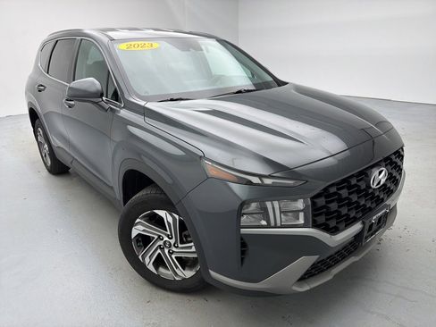Used 2023 Hyundai Santa Fe SE image 3