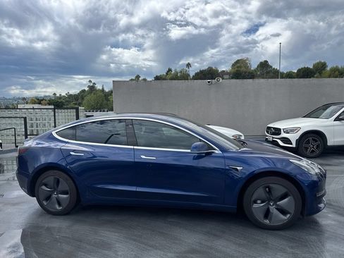Used 2019 Tesla Model 3 Standard Range Plus RWD image 4