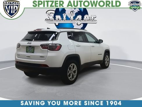 Used 2024 Jeep Compass Latitude AWD/4WD image 10