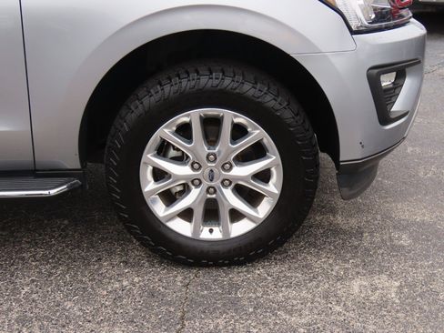 Used 2021 Ford Expedition XLT image 9