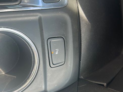Used 2022 Chevrolet Equinox LT image 27