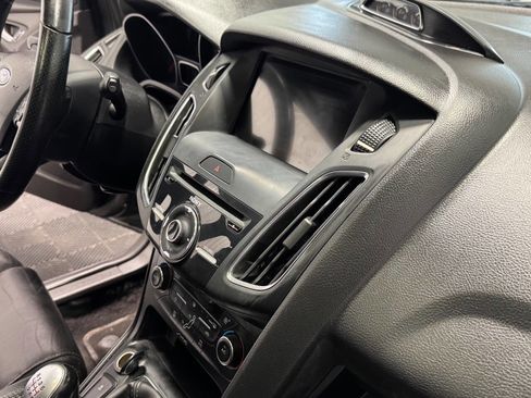 Used 2017 Ford Focus ST w/ Equipment Group 401A image 19