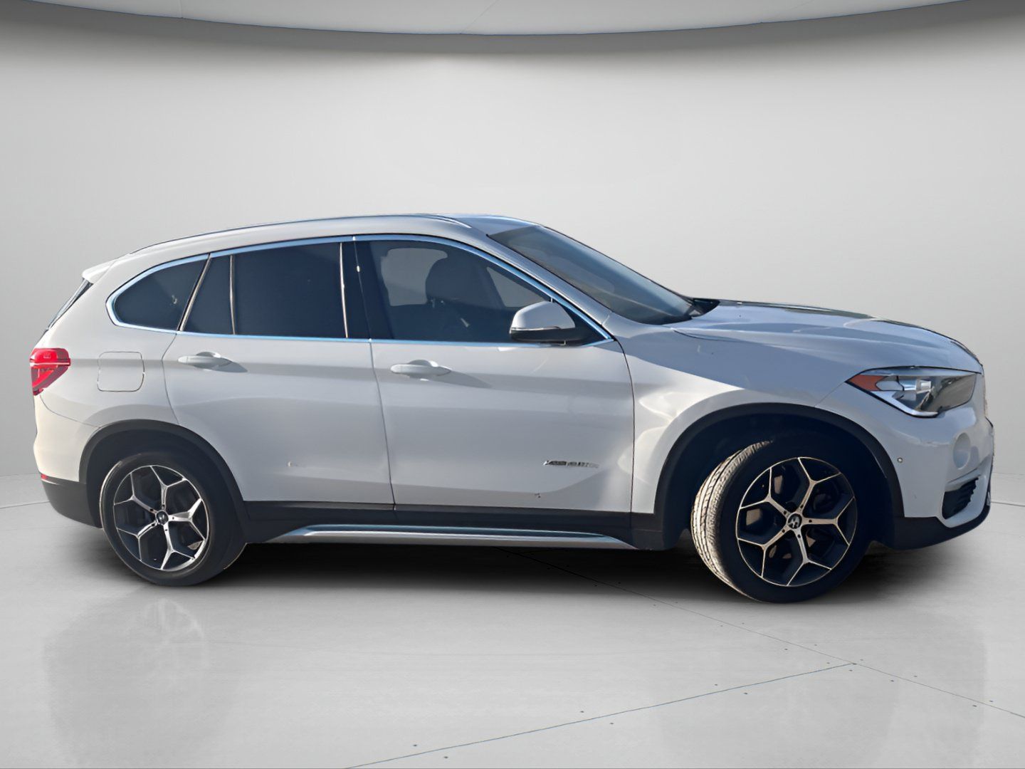 Used 2016 BMW X1 xDrive28i AWD/4WD image 3