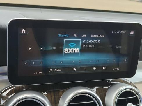 Used 2022 Mercedes-Benz GLC 300 image 32