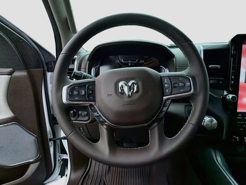 Used 2025 RAM 1500 Laramie AWD/4WD image 36