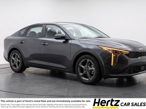 Used 2025 Kia K4 LXS FWD image 1