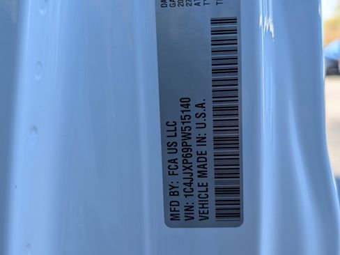 Used 2023 Jeep Wrangler Sahara w/ Cold Weather Group image 37