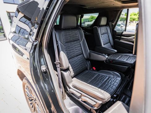 Used 2024 Cadillac Escalade V AWD/4WD image 39