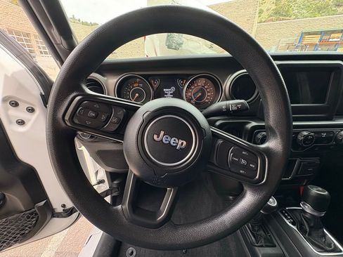 Used 2022 Jeep Wrangler Unlimited Sport image 2