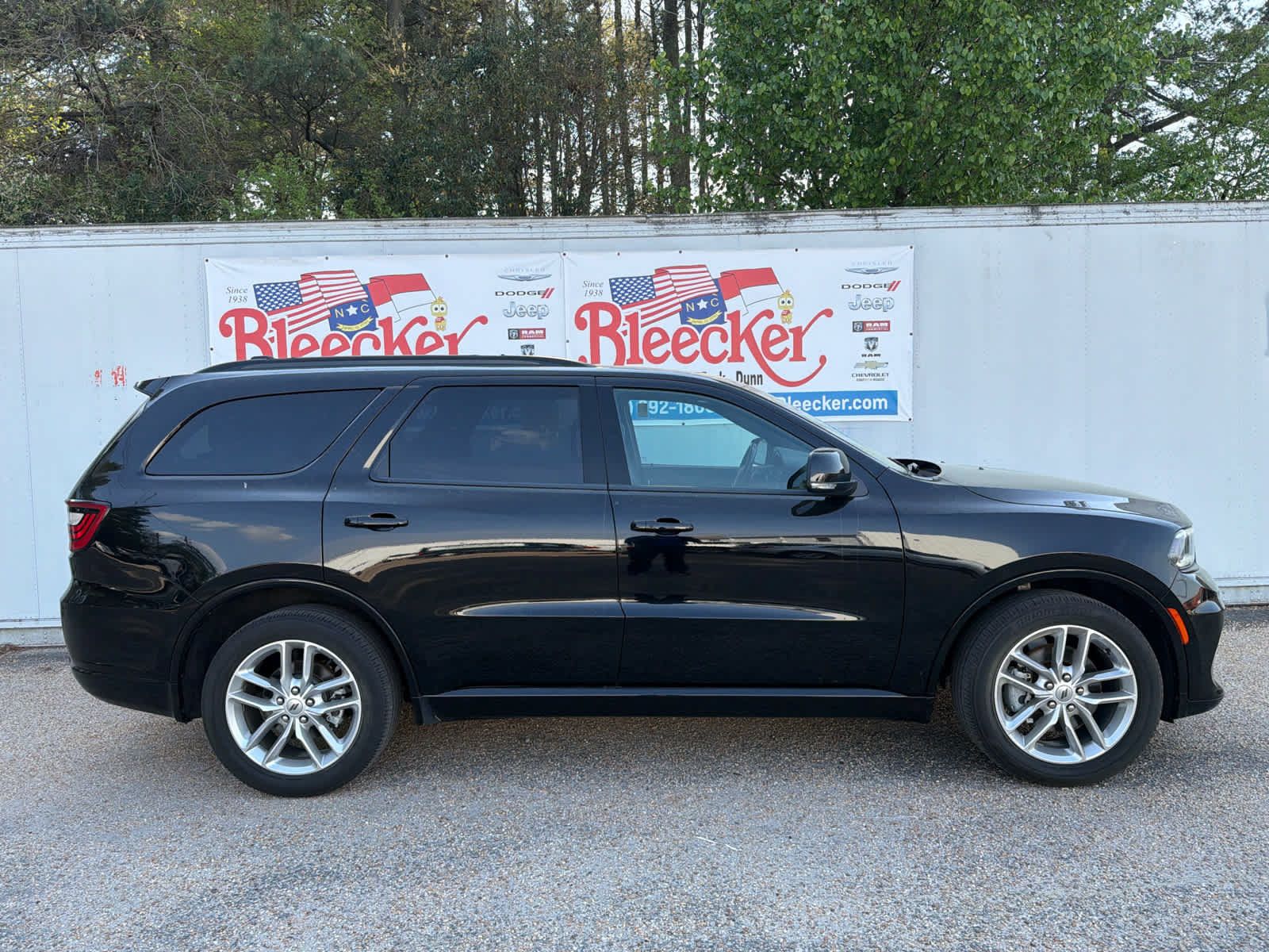 Used 2024 Dodge Durango GT RWD image 2