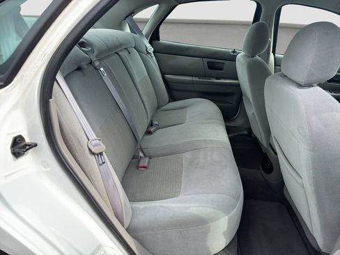 Used 2003 Ford Taurus SE FWD image 19