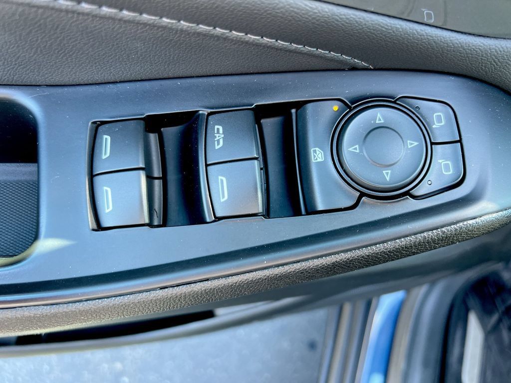 Used 2023 Chevrolet Traverse LT w/ Midnight/Sport Edition AWD/4WD image 20