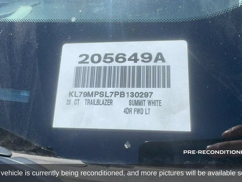 Used 2023 Chevrolet TrailBlazer LT w/ Convenience Package FWD image 19