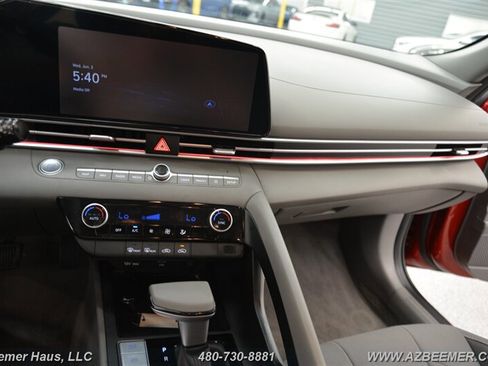 Used 2024 Hyundai Elantra SEL FWD image 30