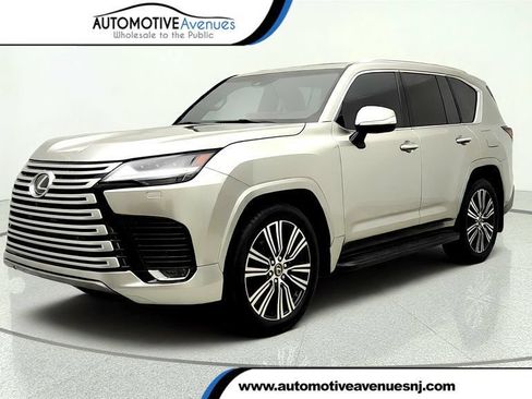 Used 2022 Lexus LX 600 4WD w/ Accessory Package (Z1) image 1