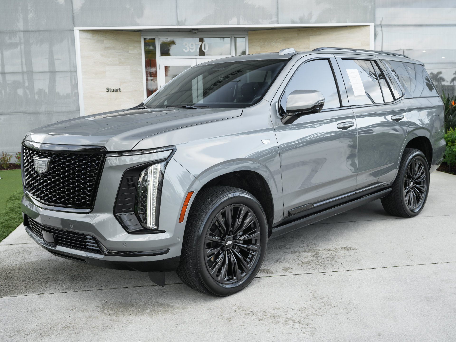 Used 2025 Cadillac Escalade Sport w/ LPO, ONYX Package AWD/4WD image 32