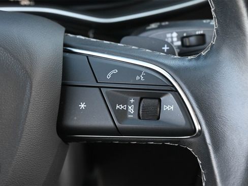 Used 2023 Audi Q8 Premium image 7