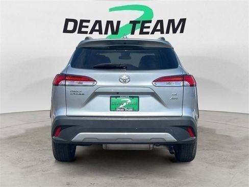 Used 2022 Toyota Corolla Cross LE image 7