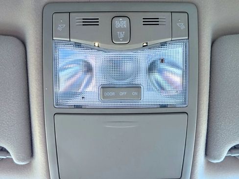 Used 2008 Toyota Avalon Limited FWD image 37