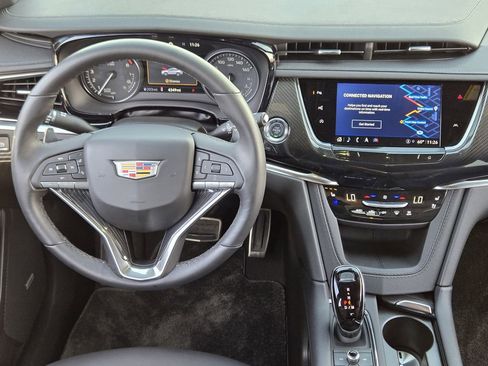 Used 2024 Cadillac XT6 Sport w/ Technology Package image 35