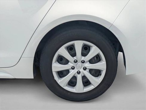 Used 2023 Toyota Corolla LE FWD image 21