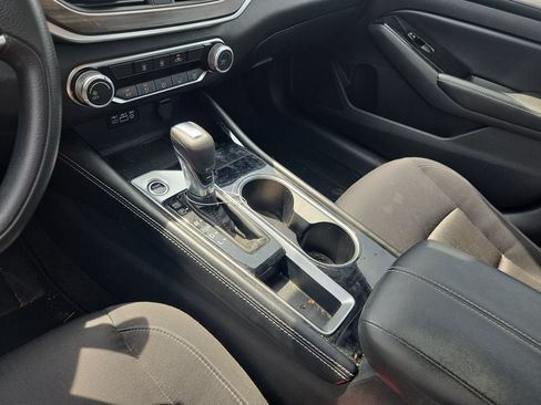 Used 2023 Nissan Altima 2.5 SV FWD image 13