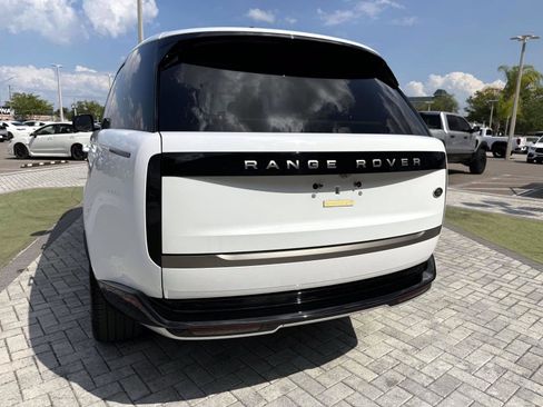 Used 2023 Land Rover Range Rover SE AWD/4WD image 10